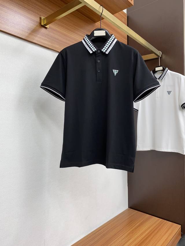 B V 24Ss新款春夏短袖翻领t恤polo，最高版本客供定制高端朱地面料简单时尚款，拼色螺纹超级好看！胸前蒙口标志刺绣经典logo简单大方的款式！满满的高级感