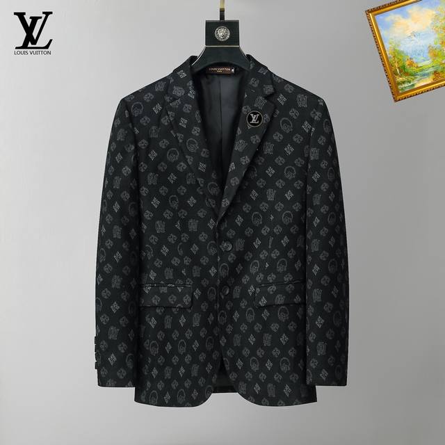 Lv 2024新品时尚男士西服贸易公司渠道货，人气极高的一款单品。通体的造型颇具设计感，在视觉方面足矣吸引眼球完美诠释了品牌的特质及灵魂所在。客供进口顶级面料质