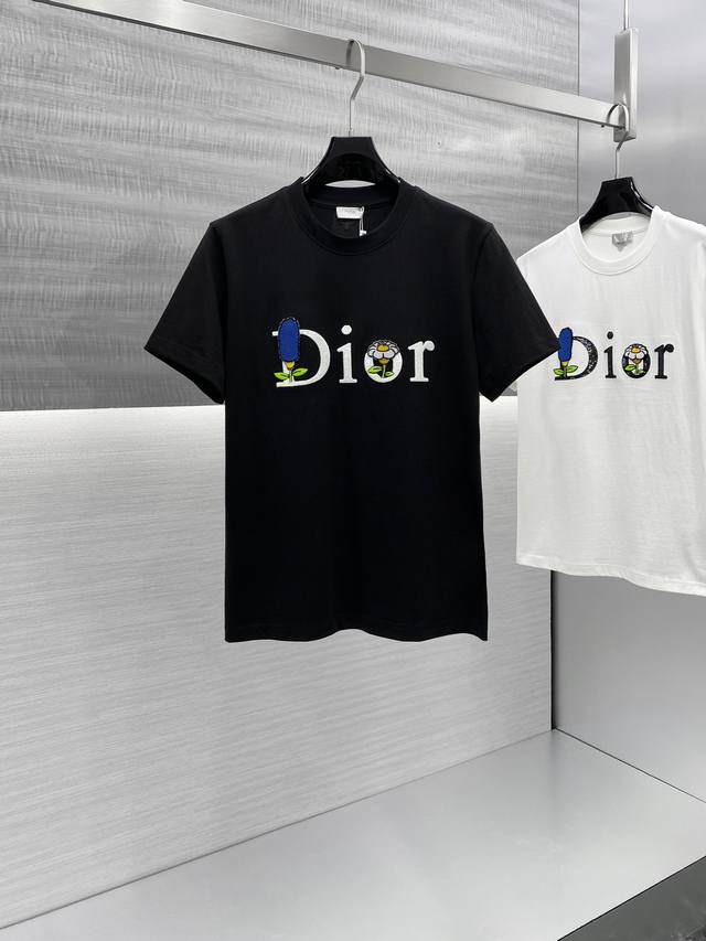 Dior 2024春夏新款首发专柜最新款短袖圆领t恤 高端订制 设计前卫时尚！品牌logo重工艺设计 高端定制 克面料.手感柔软.穿着舒适.专柜级别精致车线.做