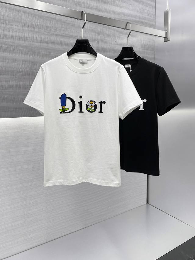 Dior 2024春夏新款首发专柜最新款短袖圆领t恤 高端订制 设计前卫时尚！品牌logo重工艺设计 高端定制 克面料.手感柔软.穿着舒适.专柜级别精致车线.做