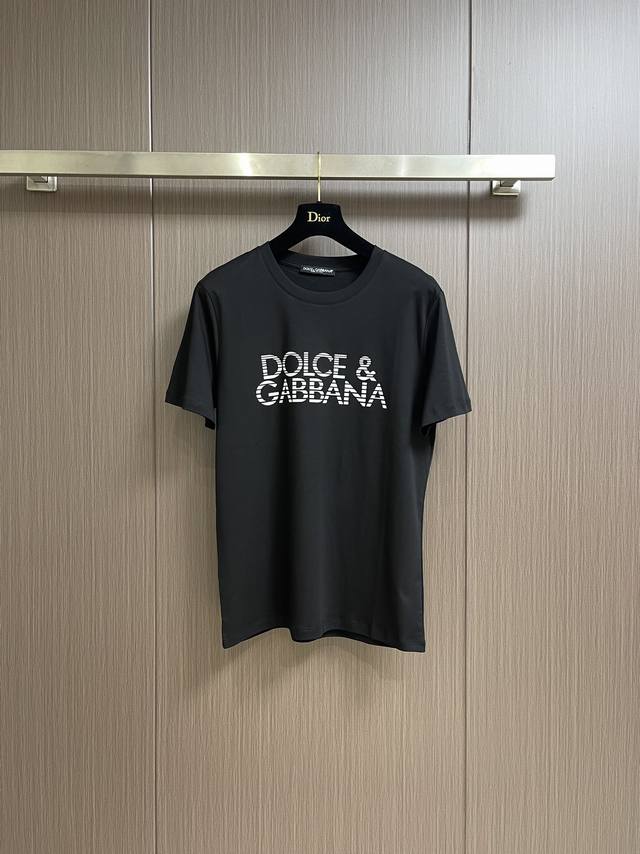 Dolce Gabbana Dg 2024Ss春夏新款基础黑白丝光棉圆领短袖t恤，字母徽标印花休闲圆领短袖t恤衫！客供进口高支高密80支双股丝光棉面料，软糯细腻