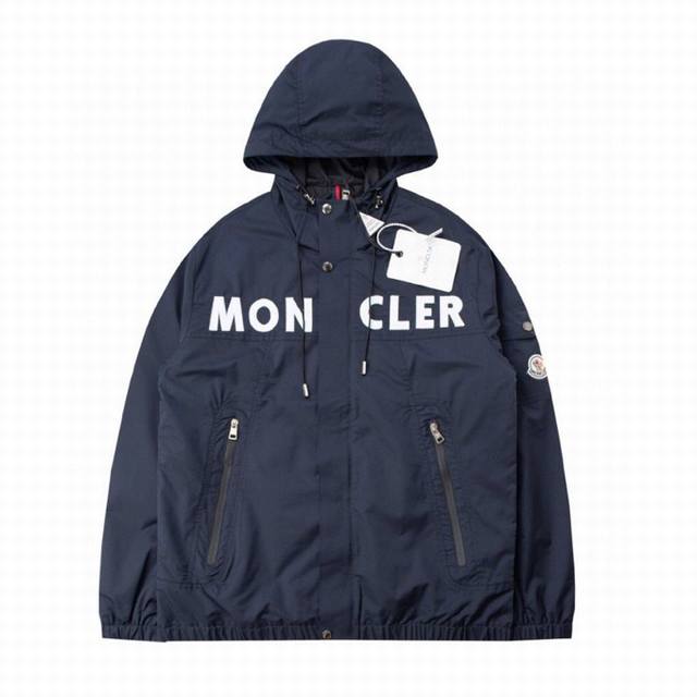 Moncler 蒙口新款 双面尼龙混纺连帽夹克外套， 采用细格尼龙混纺面料 融合别致的双面设计 功能型里布 双拉链织带 原版进口刻字五金辅料配件 精细做工 线条