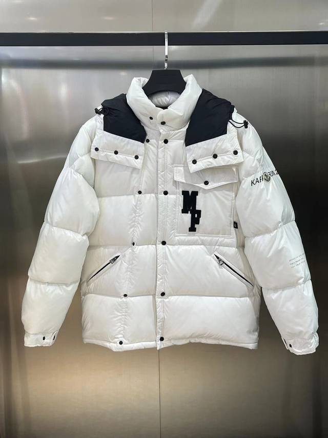 高版本 配三件套 Moncler 蒙口新款羽绒服最新款羽绒服男女同款，原版本1:1订制五金配件全进口原版本定制 欢迎专柜对比 绝对的高品质 采用顶级90白鸭绒