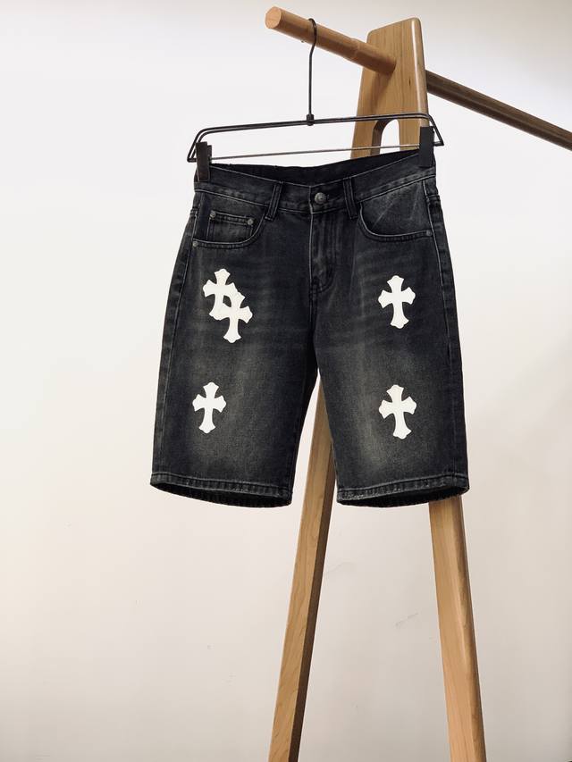 Chrome Hearts 克罗心 2024Ss春夏新品 休闲牛仔短裤，进口洗水弹力面料，上身舒适透气有弹力，客供五金辅料装饰，档次极高，版型超正，全品相订单款