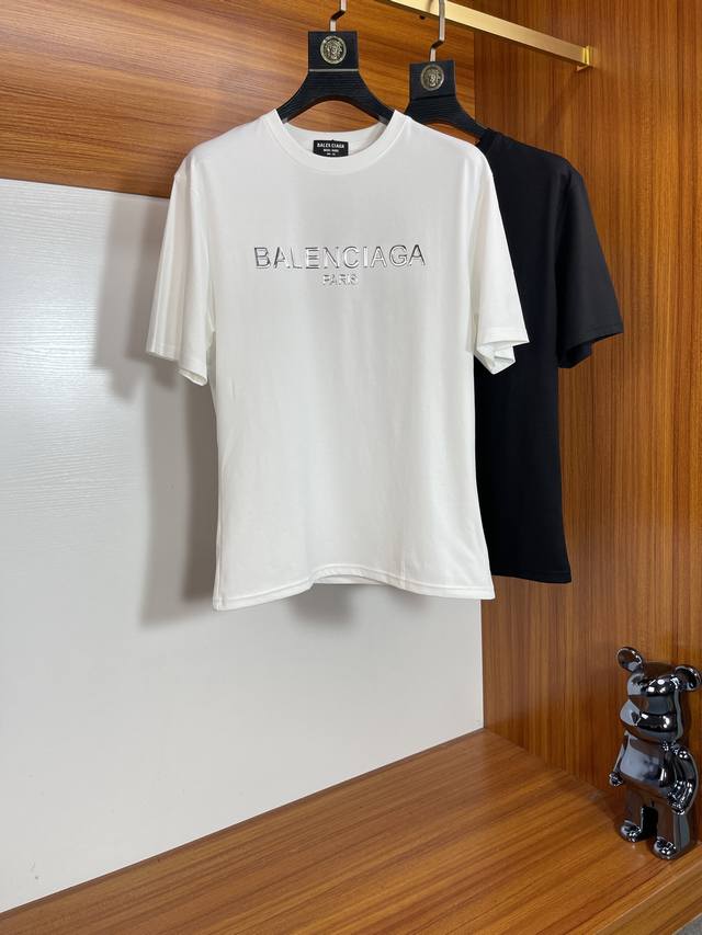 Balenciaga 巴黎世家 2024年春夏新品上新 三标齐全 圆领短袖t恤 好货不用过多介绍 看细节 专柜码数：M-Xxl 175 140建议m 码数偏大