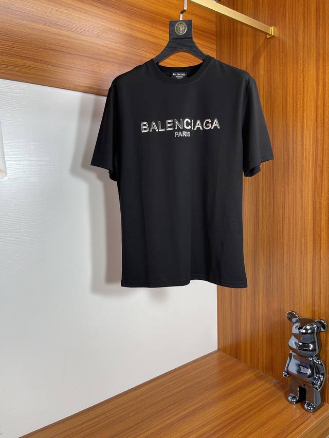 Balenciaga 巴黎世家 2024年春夏新品上新 三标齐全 圆领短袖t恤 好货不用过多介绍 看细节 专柜码数：M-Xxl 175 140建议m 码数偏大