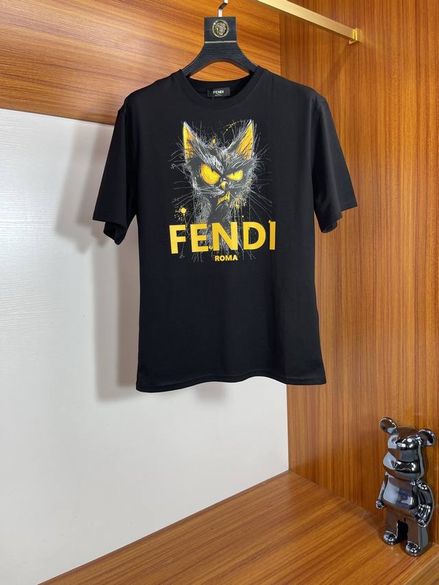 Fendi 芬迪 2024年春夏新品上新 三标齐全 圆领短袖t恤 好货不用过多介绍 看细节 专柜码数：M-Xxl 175 140建议m 码数偏大