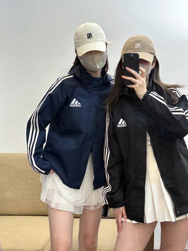 Yld660＃ Adidas阿迪达斯专柜同款发售经典三杠小logo印花连帽外套最优品质 爆炸上新！ 出街回头率超高的的连帽外套！三杠的设计搭配上左胸的小logo