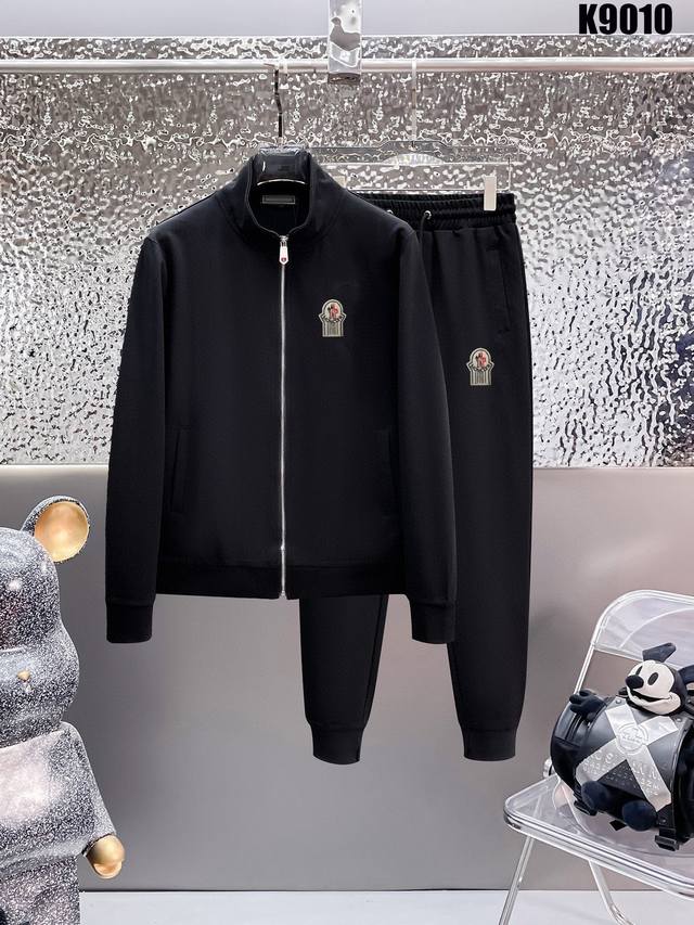 Moncler 蒙口 胖子福音 爆款套装来袭 专注官网原版 2024全新爆款开衫卫衣套装 原单狠货倾注顶级设计师的精心之作 就为一个贴合、完美的上身效果 全天然