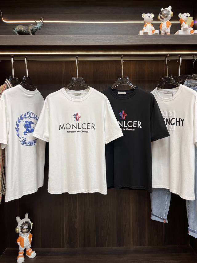 主推 Moncler 蒙口 独家专供新款时尚休闲圆领短袖，高端欧版原单t恤，潮流时尚休闲半袖 透气舒适度高，细节无可挑剔，品牌元素设计理念，体现高品质。呈现休闲