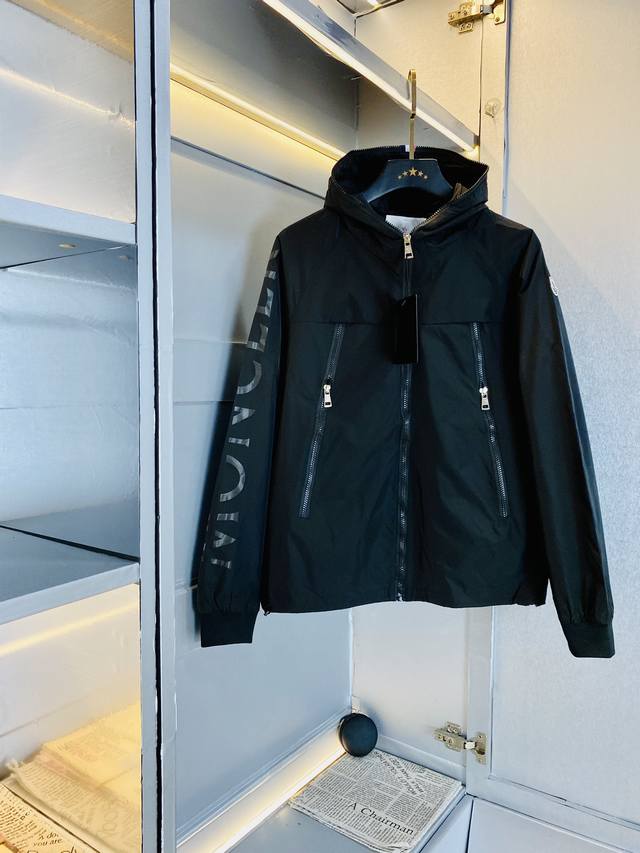 官网原单货 可穿190斤蒙口moncler 2024秋款！新款外套夹克 高版本高品质 原版面料网红明星同款 开模定制五金辅料 感非常舒服 超级百搭好看的一款外套