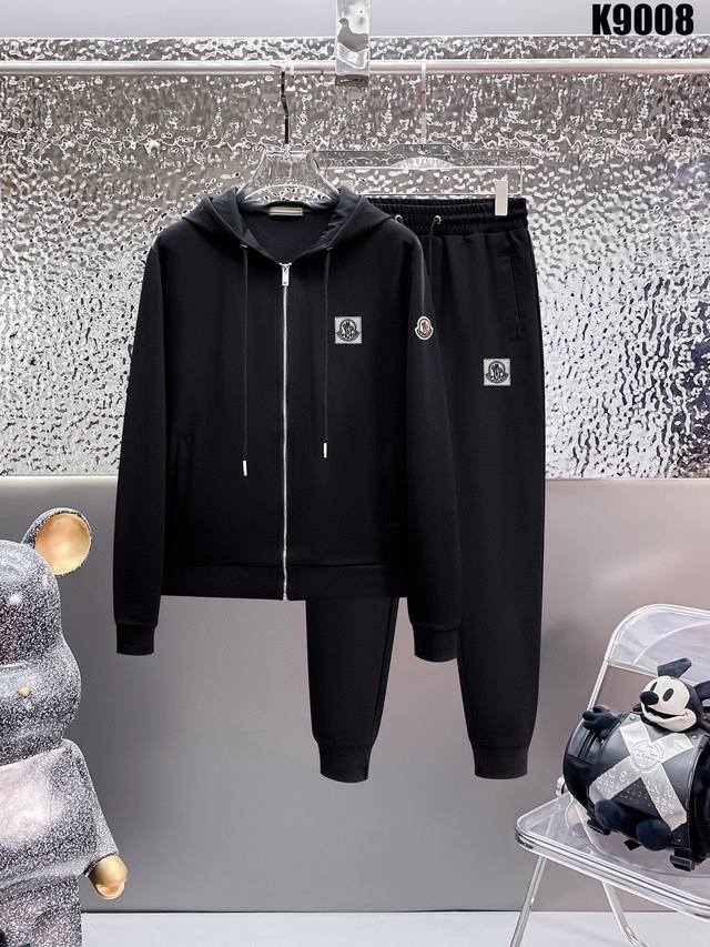 Moncler 蒙口 胖子福音 爆款套装来袭 专注官网原版 2024全新爆款开衫卫衣套装 原单狠货倾注顶级设计师的精心之作 就为一个贴合、完美的上身效果 全天然