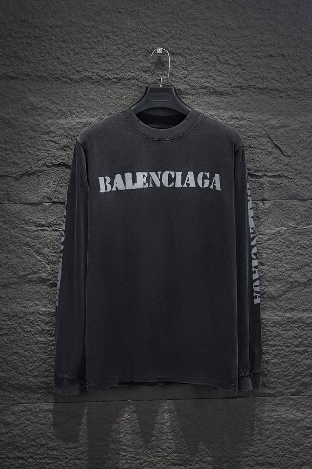 款号:5136# Balenciaga2024.Ss 抢购zp开发定染面料色.印花 破洞版型. 采用32S 1*2精棉双纱平纹，260克；搭配32S 1*2精棉