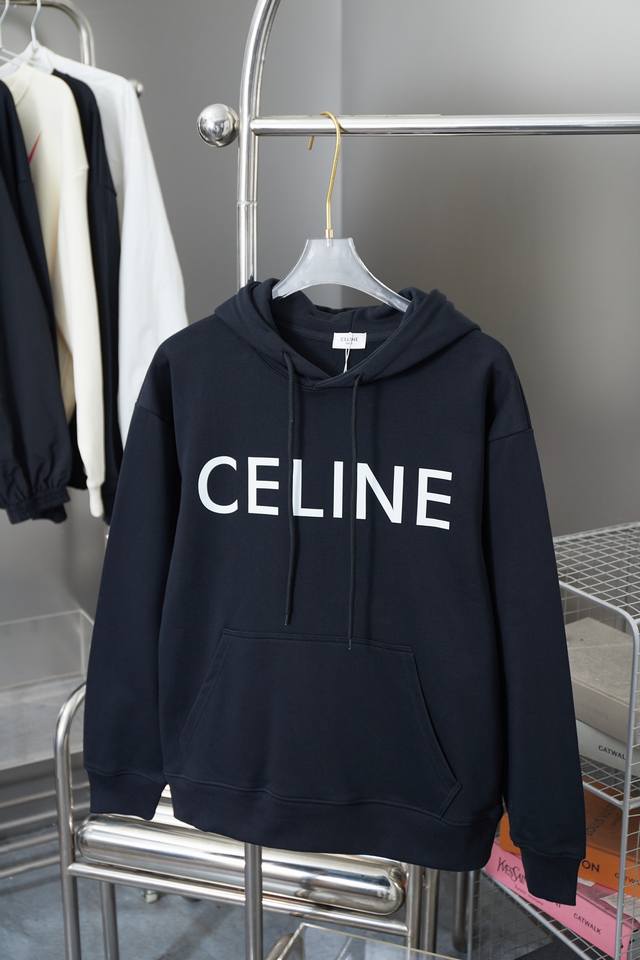 Celine 字母印花连帽卫衣 轻奢主义 男女日常通勤穿搭必备单品 正确版本 欢迎对比 详细特征 采用420克纯棉双纱鱼鳞毛圈面料 面部无尘烧毛工艺 底部吸毛