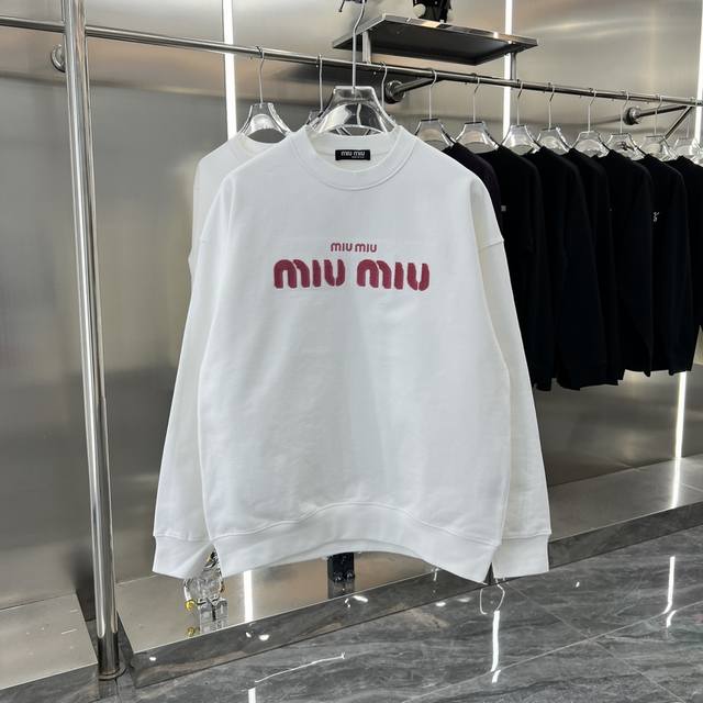 Miu Miu 2024秋冬新款 特种绣花圆领卫衣 420克定制面料 男女同款 S M L Xl Xxl 五个码 黑色 白色