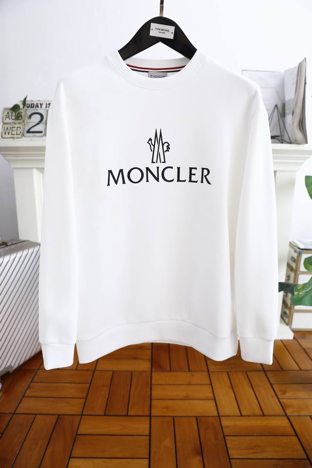 蒙口 Mon*Ler. 2024秋季新品时尚套头卫衣！胸前奢华品牌字母logo图案设计高端大气经典系列，经典圆领设计时尚有型 简单大方，采用高档定制太空棉面料，