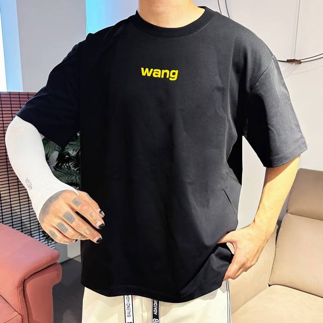 Wang* 顶级版本 2024秋冬新品加厚290克短袖 火爆上市啦 定制顶级优选洗水棉面料 上身舒适度高 专柜同款装饰 轻奢内敛低调奢华 内搭外穿轻松驾驭不挑人