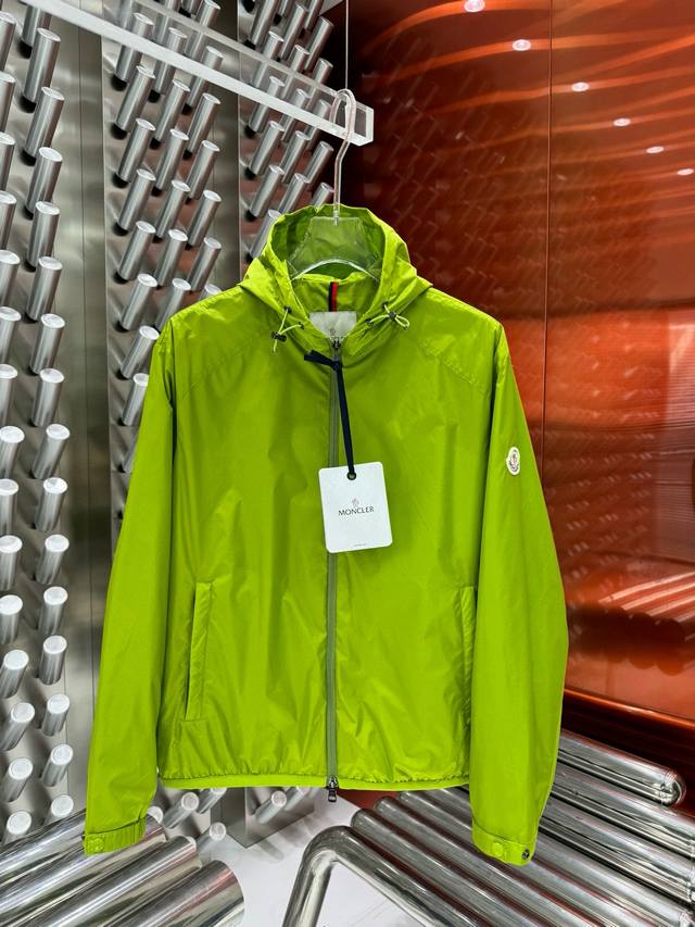 款号：L757 Moncler 蒙口 合身版型m-Xxxl 2024秋冬黑色经典黑灰内里多口袋融合连帽羊毛外套，专柜五金打造精致工艺专柜面料夹克衫，顶级元素融合