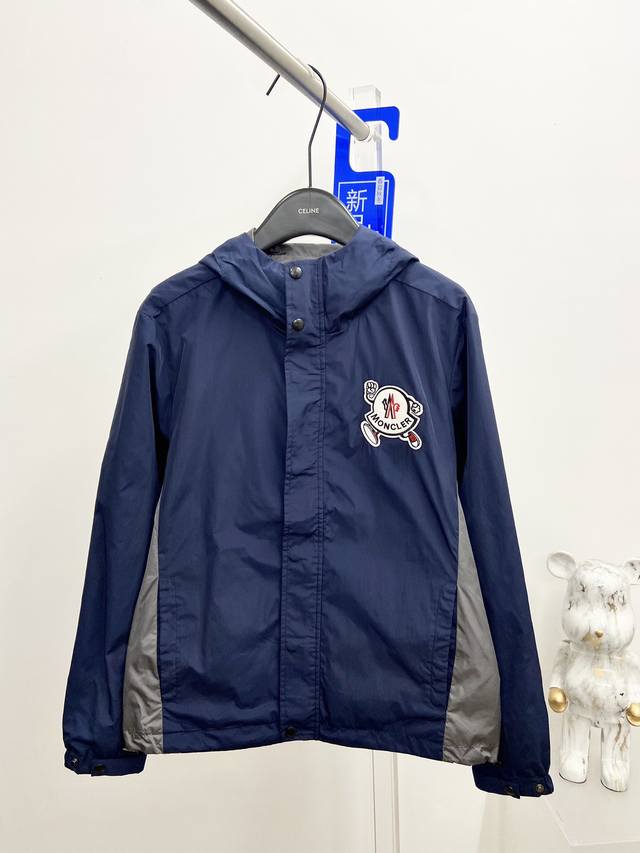 Moncler 蒙口 24Ss秋冬新款拼接撞色刺绣logo风衣连帽外套 K 采用原版定制面料质感纯正高度还原细节代工厂专业版师打版激光立体裁剪还原原版版型全衣辅