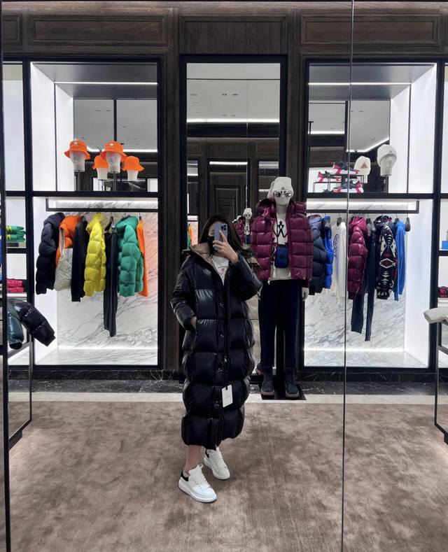 特级羽绒 Moncler Parnaiba长款女士羽绒服夹克外套 颜色：黑金 白粉 冰川蓝 Size: 0-3