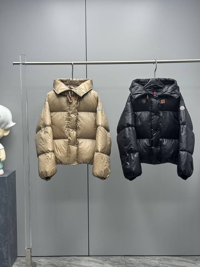 Moncler 2024 新款二合一连帽面包款小羽绒服borey斗篷式外套 百搭显瘦保暖的一款面包服 厚度面包款 上身不厚重 超保暖 长度不挑身高 版型减龄 俏