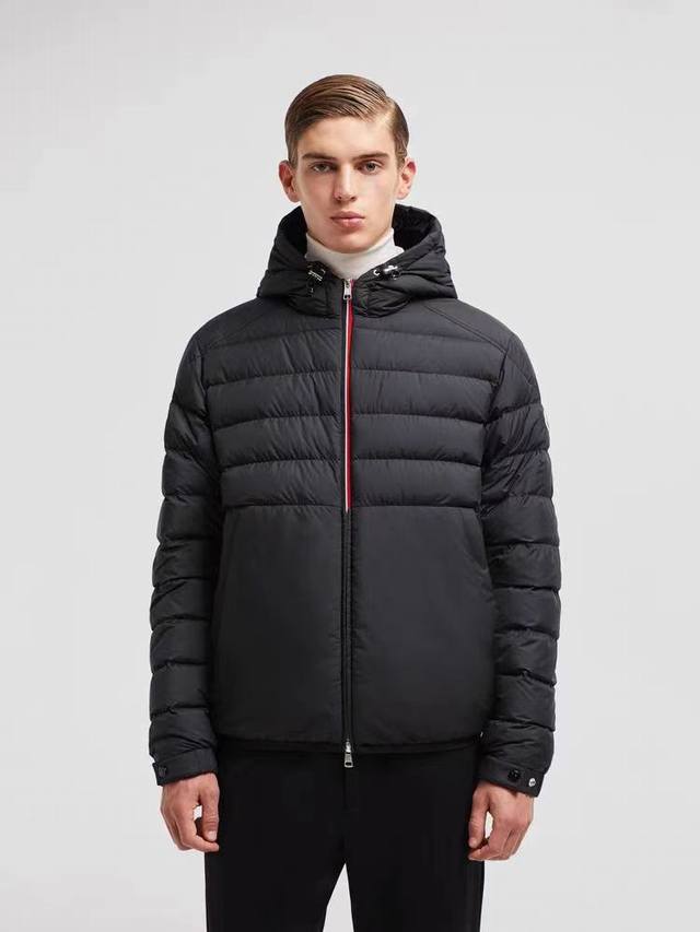 Moncler 2024Fw 男士秋冬新款羽绒服 彩边装饰细节 颜色；黑色 尺码；1 2 3 4 5