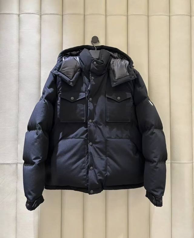 Moncler Fornas 男士短款羽绒夹克外套.连帽可脱卸.柜台实拍展示.