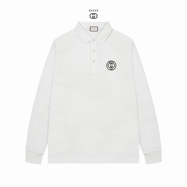 Gucci 古奇24新品发售男士高端珠地棉商务休闲长袖翻领polo衫，将轻熟优雅干练的路线发挥到极致，亦庄亦谐，胸前标志性logo属于灵魂式的点缀和延续，精致的