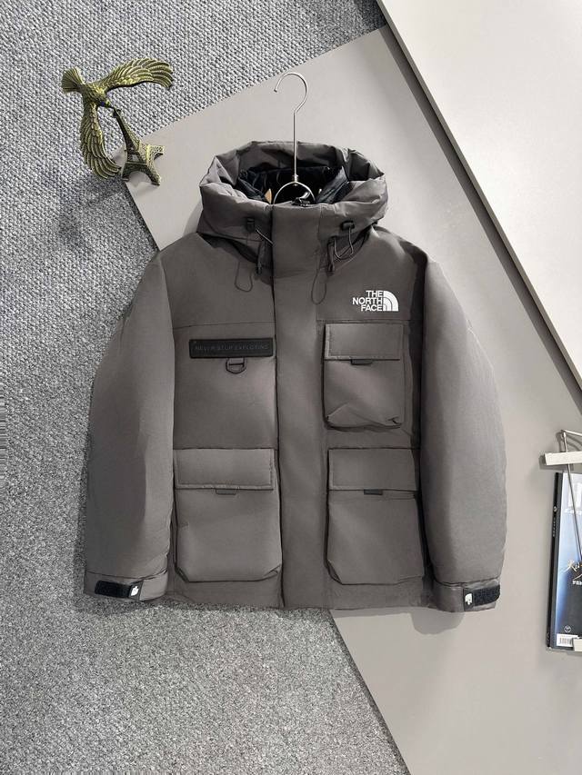 The North Face Tnf 北面 多口袋工装连帽羽绒服 申敏儿同款the North Face 北面极地男女款户外工装连帽羽绒服，北面巅峰之作！高端于