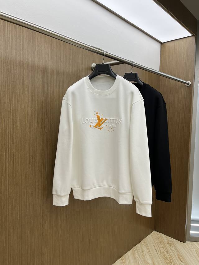 Lv 24Fw 秋冬加绒圆领卫衣 男女同款时尚休闲套头加绒卫衣衫！贸易公司渠道稀出，领先官网发售！一直都是神奇的存在，有着极高的辨识度，总是以极简风格营造时髦单