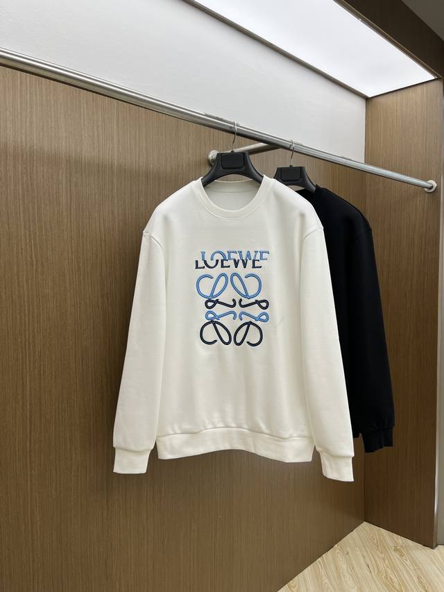 Loe 24Fw 秋冬加绒圆领卫衣 男女同款时尚休闲套头加绒卫衣衫！贸易公司渠道稀出，领先官网发售！一直都是神奇的存在，有着极高的辨识度，总是以极简风格营造时髦