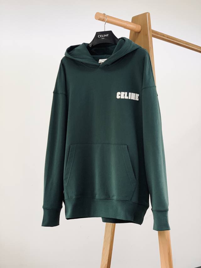 Celine 赛琳 2024Fw秋冬新品 经典廓形连帽款休闲卫衣，上身轻松随意而有型，随便穿穿就是造型满满 不同于普通的卫衣，袖口和下摆采用螺纹，本布的袖口下摆