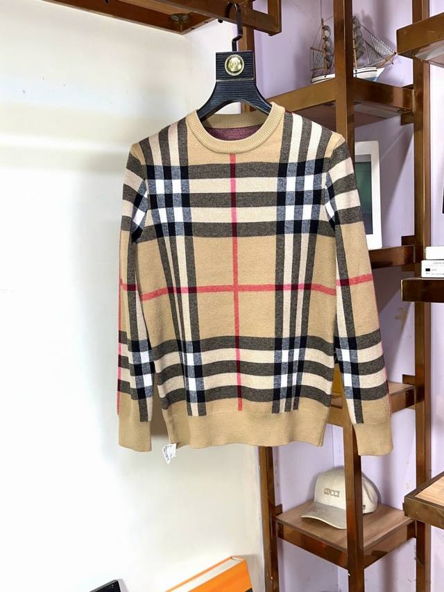 Burberry 巴宝莉 新款时尚高端百搭圆领羊毛衫，顶级工艺打造，休闲风，专柜原单，顶级制作工艺进口面料，采用进口高端订制面料，进口丝线手感一流！官网在售！码