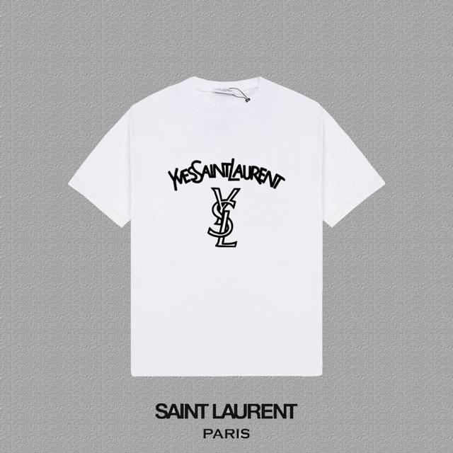 Ysl 圣罗兰] 2024Fw短袖t恤 经典款硅胶厚板字母 高端32S双纱260克面料 重磅面料 定制拉架罗纹同缸同染 三标齐全 男女同款 颜色：黑色 白色 尺