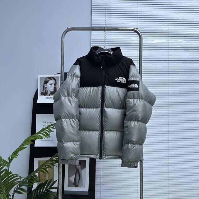 The North Face｜北面大格子系列 大格子羽绒服 今年爆款 独家8色 刺绣采用进口田岛绣花 万针刺绣，采用进口7号针，日本女皇绣线，保证每字饱满工、立