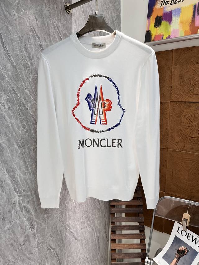 Moncler 2024Ss秋季新品羊毛细针毛衣！90天丝棉+10%10羊毛，胸口彩色印花工艺，秋冬打底首选！ 颜色：黑色 白色 尺码：M-3Xl