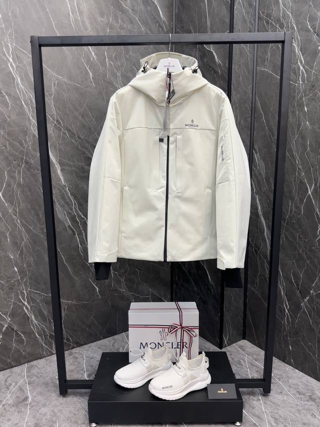 特级羽绒moncler黑标滑雪 渠道臻品 代工厂出口级别订单货品.品相完美.20024秋冬 Grenoble压胶滑雪羽绒服 彰显造型气质的不朽传奇.极致款的休闲