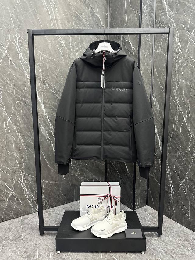 特级羽绒moncler黑标滑雪 渠道臻品 代工厂出口级别订单货品.品相完美.20024秋冬 Grenoble压胶滑雪羽绒服 彰显造型气质的不朽传奇.极致款的休闲