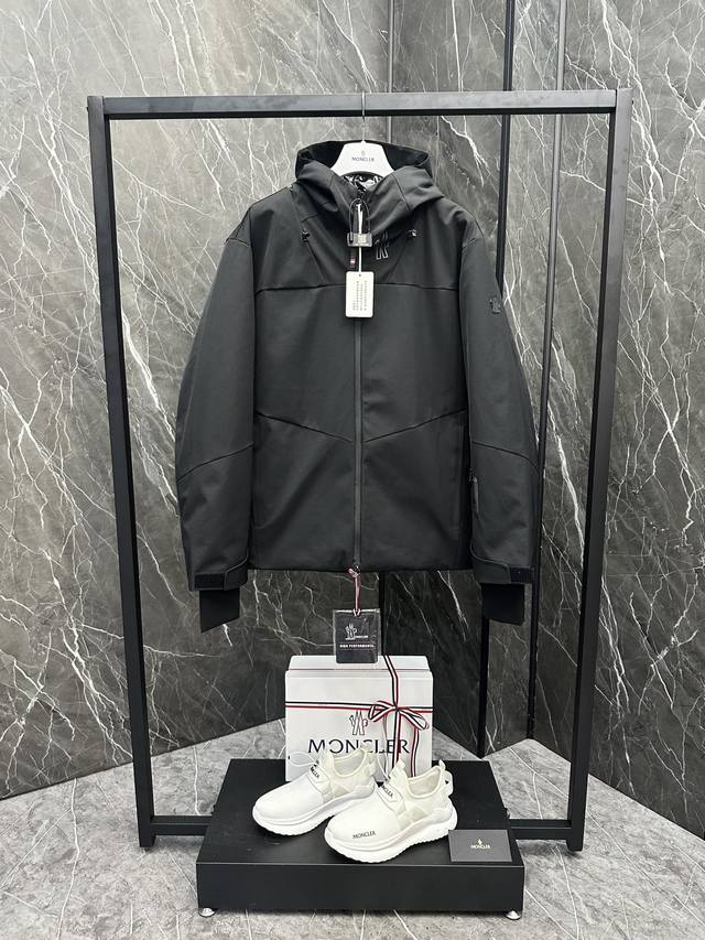 特级羽绒moncler黑标滑雪 渠道臻品 代工厂出口级别订单货品.品相完美.20024秋冬 Grenoble压胶滑雪羽绒服 彰显造型气质的不朽传奇.极致款的休闲