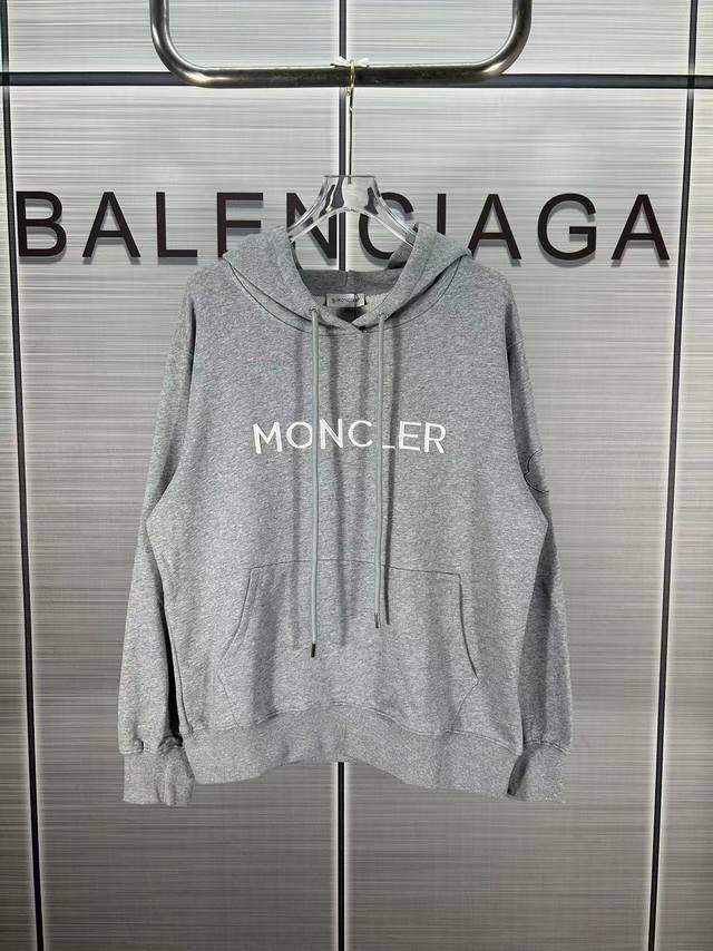 Moncler 蒙口连帽卫衣 蒙口高工刺绣字母经典男女卫衣经典总不过时 430克时毛毛圈面料 Os版型 偏大 搭配原版高克重双纱螺纹 正确三针五线工艺 锁链边