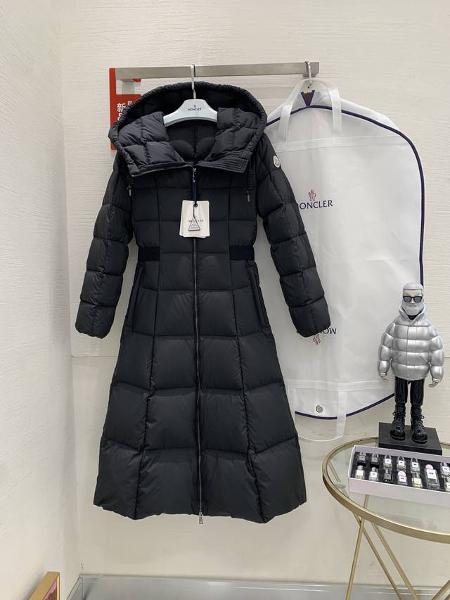 Mo＊CⅠer 秋冬款羽绒服上新了 官网图 Moncler 蒙口23秋冬新款faucon长款连帽修身羽绒服夹克外套女士 ，专柜品质 一流的工艺 原厂五金 原版洗