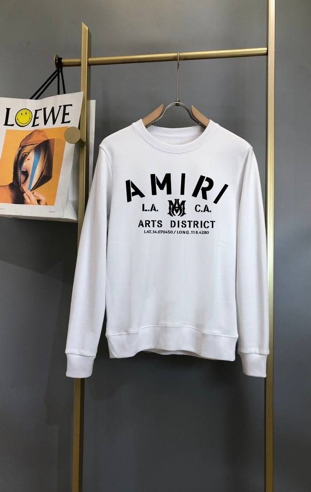 Amiri 24Ss新款潮流经典卫衣，精致裁剪，高品质工艺！采用定织定染纯棉面料420克左右纯棉卫衣面料！图案进口数码印花工艺，耐穿耐洗久穿不变型，微阔百搭男女