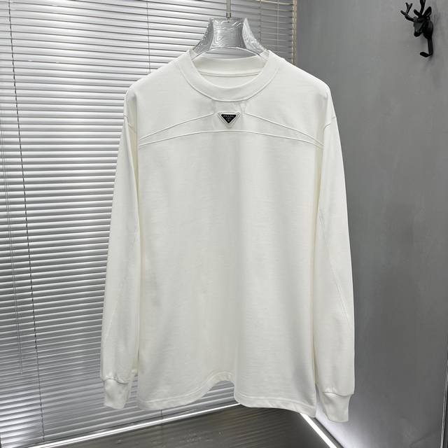 Prada 面料：纯棉平纹长t 380G 颜色：白色 黑色 卡其色 尺码：M L Xl Xxl 3Xl 男女同款