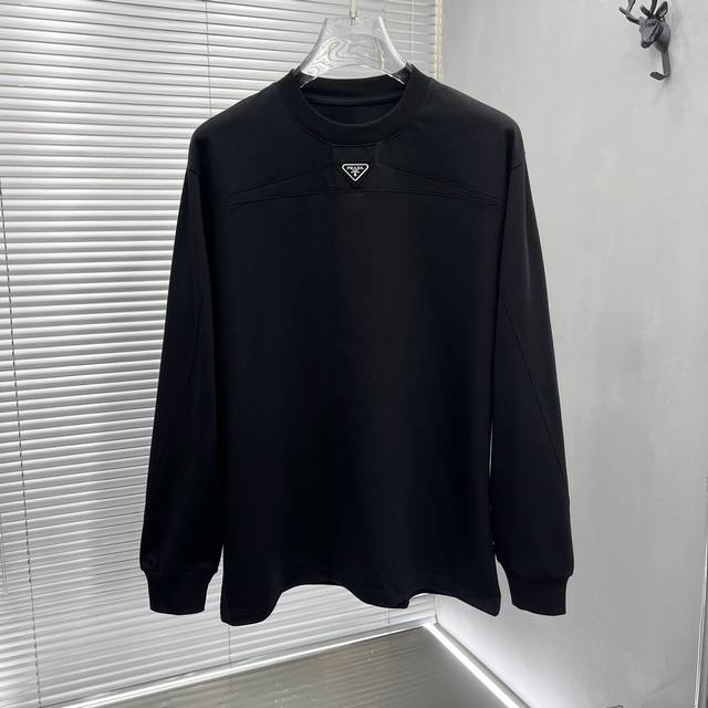 Prada 面料：纯棉平纹长t 380G 颜色：白色 黑色 卡其色 尺码：M L Xl Xxl 3Xl 男女同款