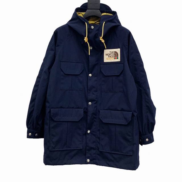 特价 S19 M13 L7 Gucci 古驰x Tnf 联名夹克冲锋衣系列 面料反面加防水涂层 印花采用进口刺绣机器 刺绣饱满 完美还原 原版面料 定制ykk拉