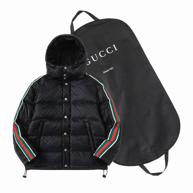 配防尘袋 Gucci 古驰23Fw撞色拼接红绿织带羽绒服