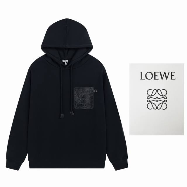 Loewe 秋季新款，罗意威经典皮牌连帽卫衣。定制双纱紧密全棉卫衣面料 克重420克，炒鸡百搭，各路潮人的醉爱，男女都可以穿， 随便配效果都赞！上身舒适。 Co