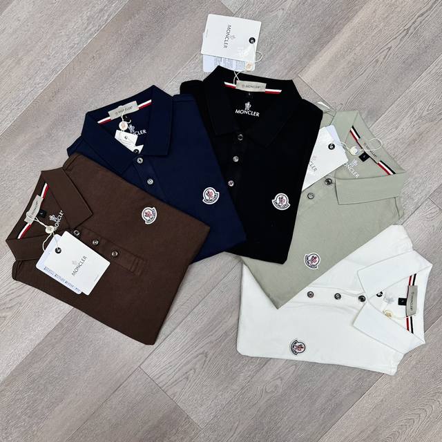 蒙口moncler 独家专供新款原单男士polo长袖高端定制 高版本 时尚百搭爆款原版进口纯棉面料 胸前logo图案设计 手感超柔软细腻 穿着亲肤舒适 高端精品