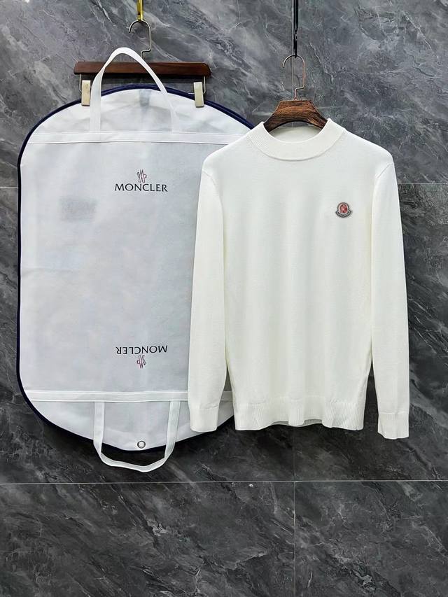 Moncler 蒙口3标齐全 徽标刺绣半高领毛衣 精品羊毛混纺毛衫 男女款高端定制臻品系列 隶属品牌高端主线 专利顶级纱线混纺 以创新来阐释常规款式 面料的配置