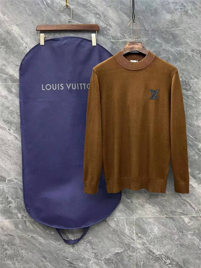 Lv 路易威登3标齐全 徽标logo半高领毛衣 精品羊毛混纺毛衫 男女款高端定制臻品系列 隶属品牌高端主线 专利顶级纱线混纺 以创新来阐释常规款式 面料的配置更